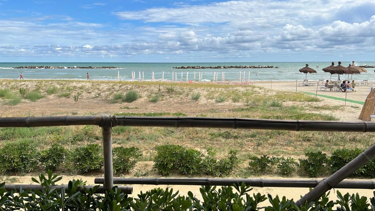 Abruzzodamare Amazing Apartments With Romantic Sea View Francavilla Al Mare Exterior photo