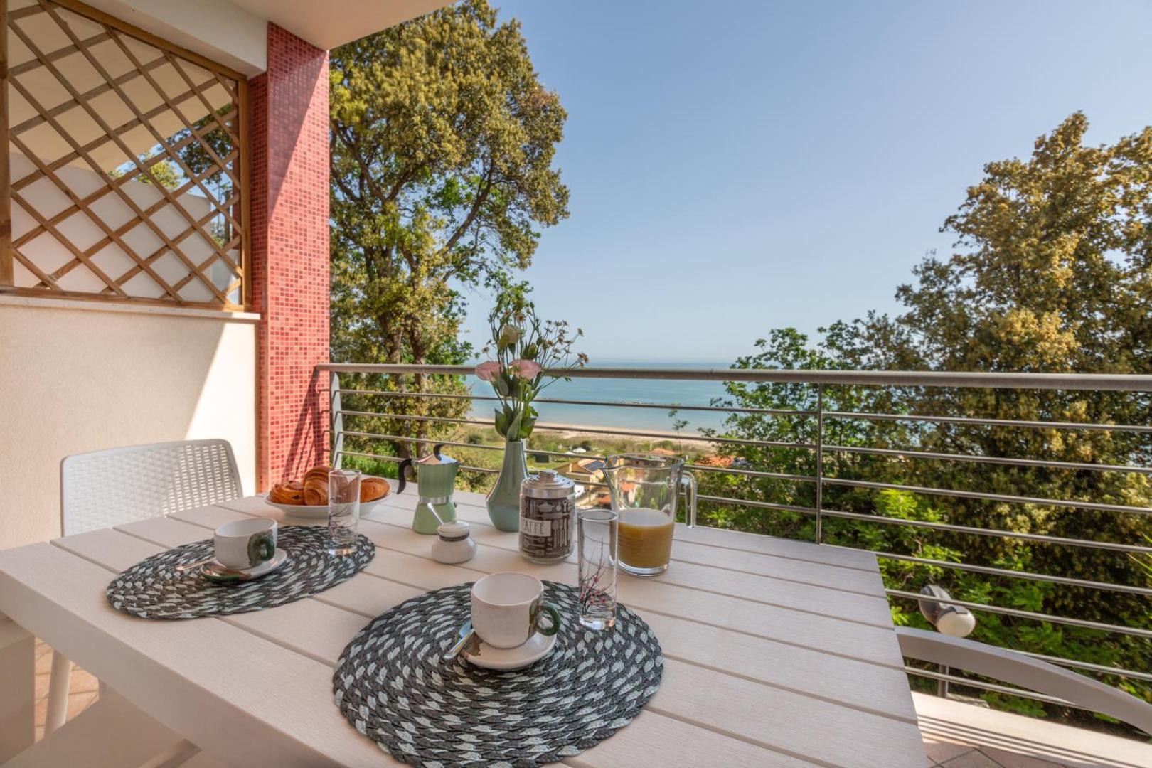 Abruzzodamare Amazing Apartments With Romantic Sea View Francavilla Al Mare Exterior photo